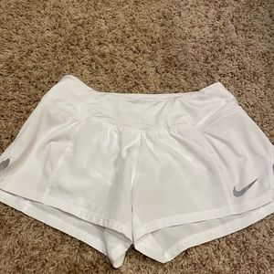 Women’s Nike Shorts in excellent condition- MOTIVATED TO SELL!!